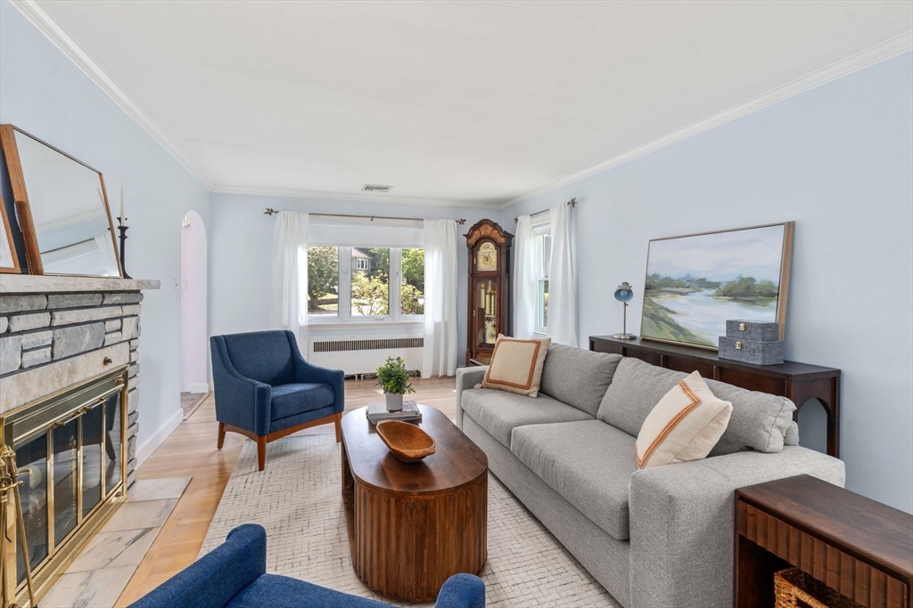 68 Shelton Road Swampscott, MA 01907 - Photo 6 of 40 Gallery Image 6