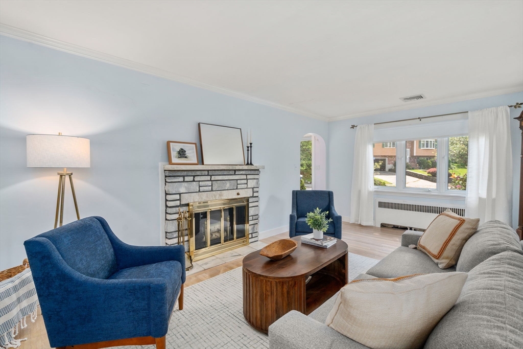 68 Shelton Road Swampscott, MA 01907 - Photo 7 of 40 Gallery Image 7