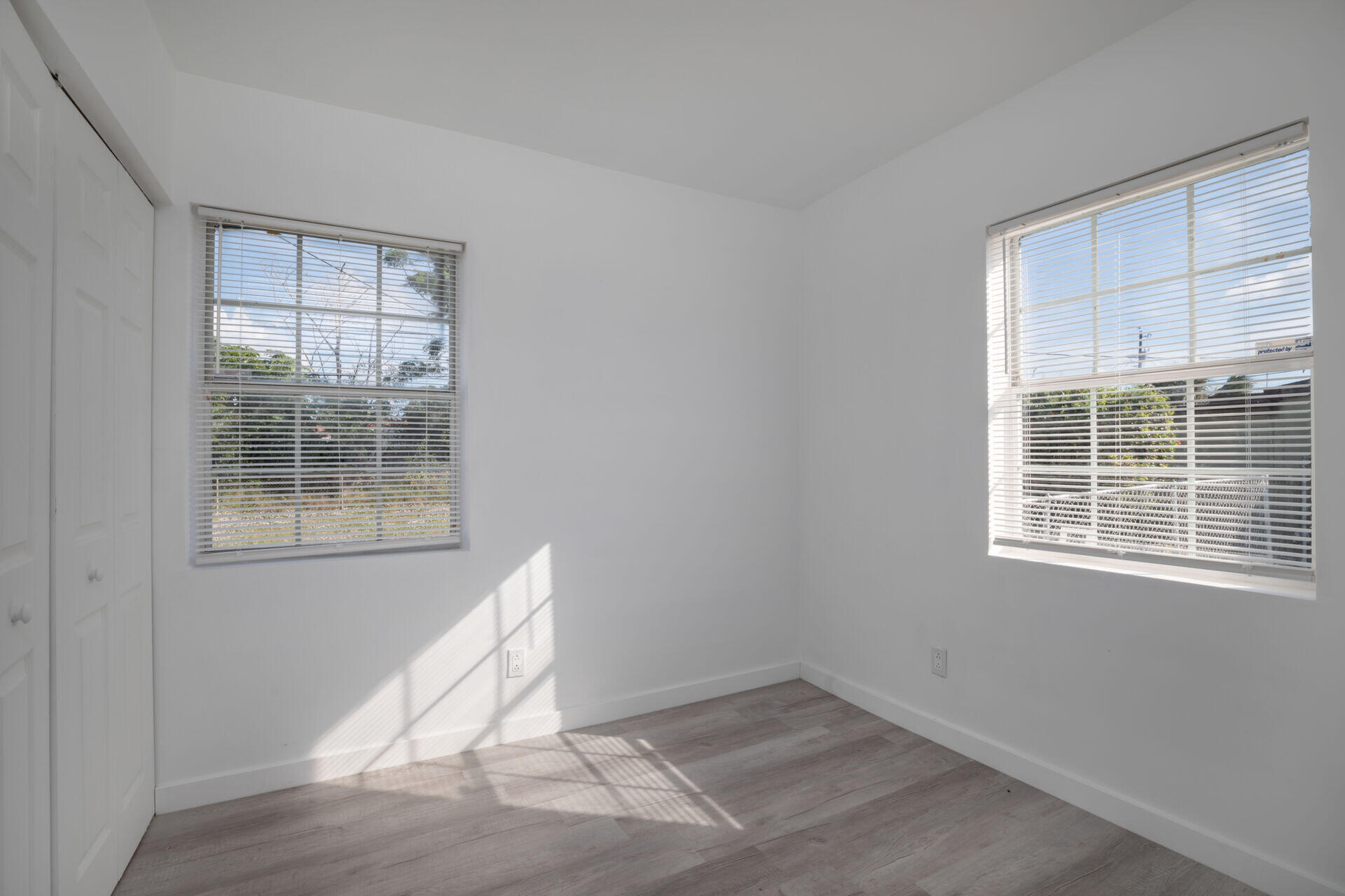 330 West 28th Street Riviera Beach, FL 33404 - Photo 16 of 23 1489941_16_1667515309.2054_15170041