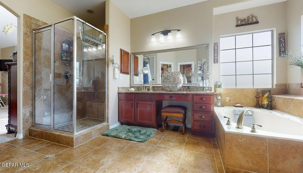 12239 Rathmore Drive El Paso, TX 79928 - Photo 47 of 60 Primary Bathroom