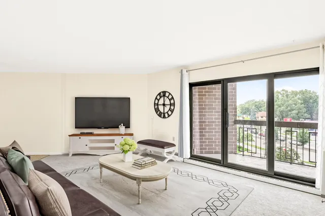 $79,000 | 6615 Lake Shore Drive South, Unit 410, Minneapolis, MN 55423