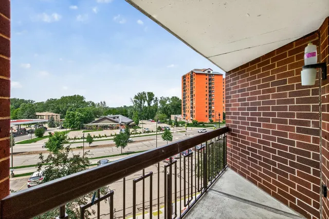 $79,000 | 6615 Lake Shore Drive South, Unit 410, Minneapolis, MN 55423