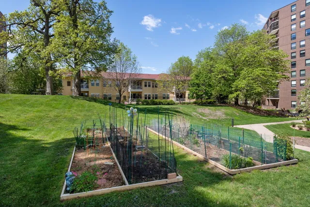 $79,000 | 6615 Lake Shore Drive South, Unit 410, Minneapolis, MN 55423