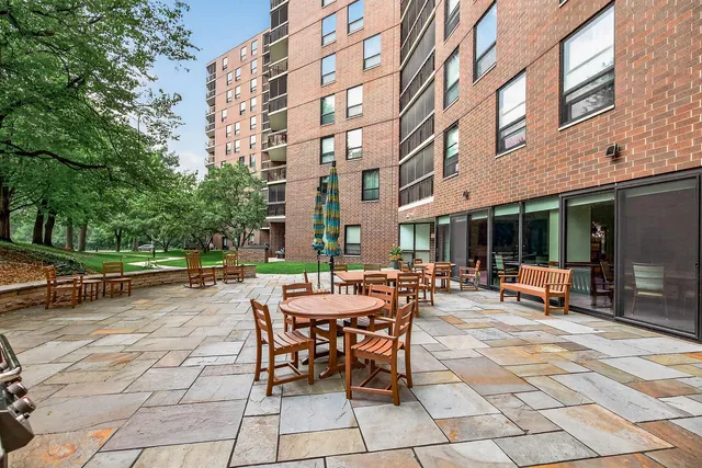 $79,000 | 6615 Lake Shore Drive South, Unit 410, Minneapolis, MN 55423