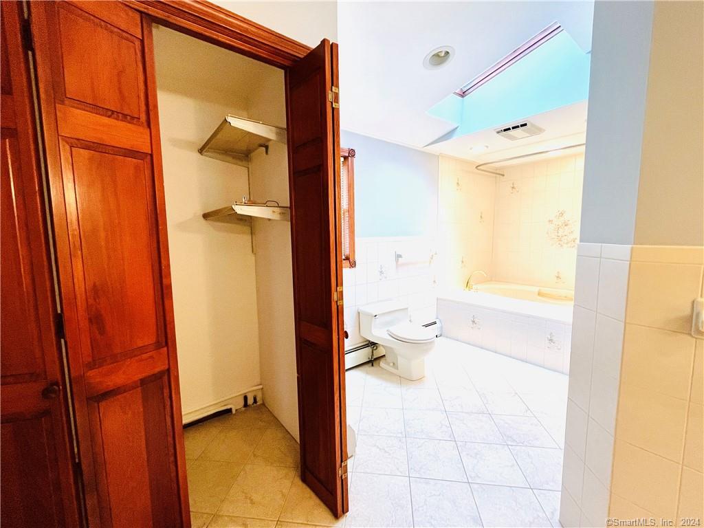 21 Cottage Street, Unit 3 New Haven, CT 06511 - Photo 12 of 26 Main bath