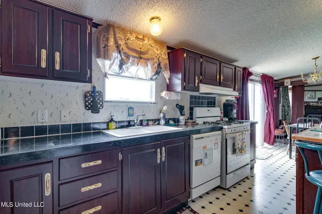 $175,000 | 5208 Dubbs Road, Dundee, MS 38626