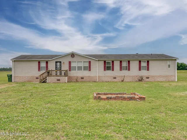 $175,000 | 5208 Dubbs Road, Dundee, MS 38626