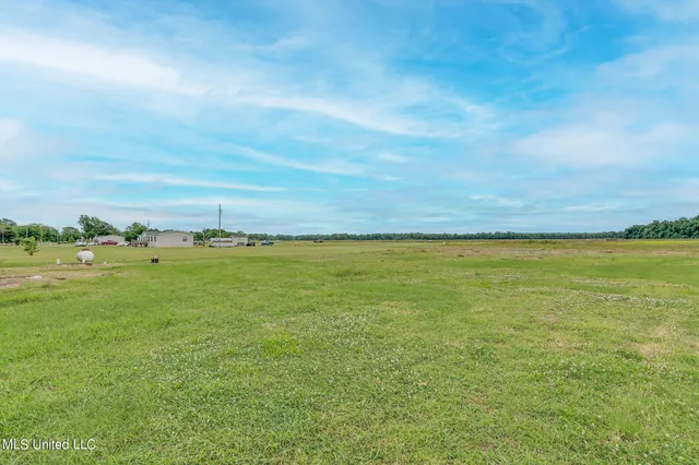 $175,000 | 5208 Dubbs Road, Dundee, MS 38626