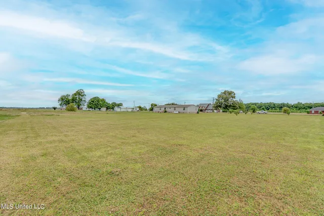 $175,000 | 5208 Dubbs Road, Dundee, MS 38626
