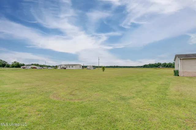 $175,000 | 5208 Dubbs Road, Dundee, MS 38626