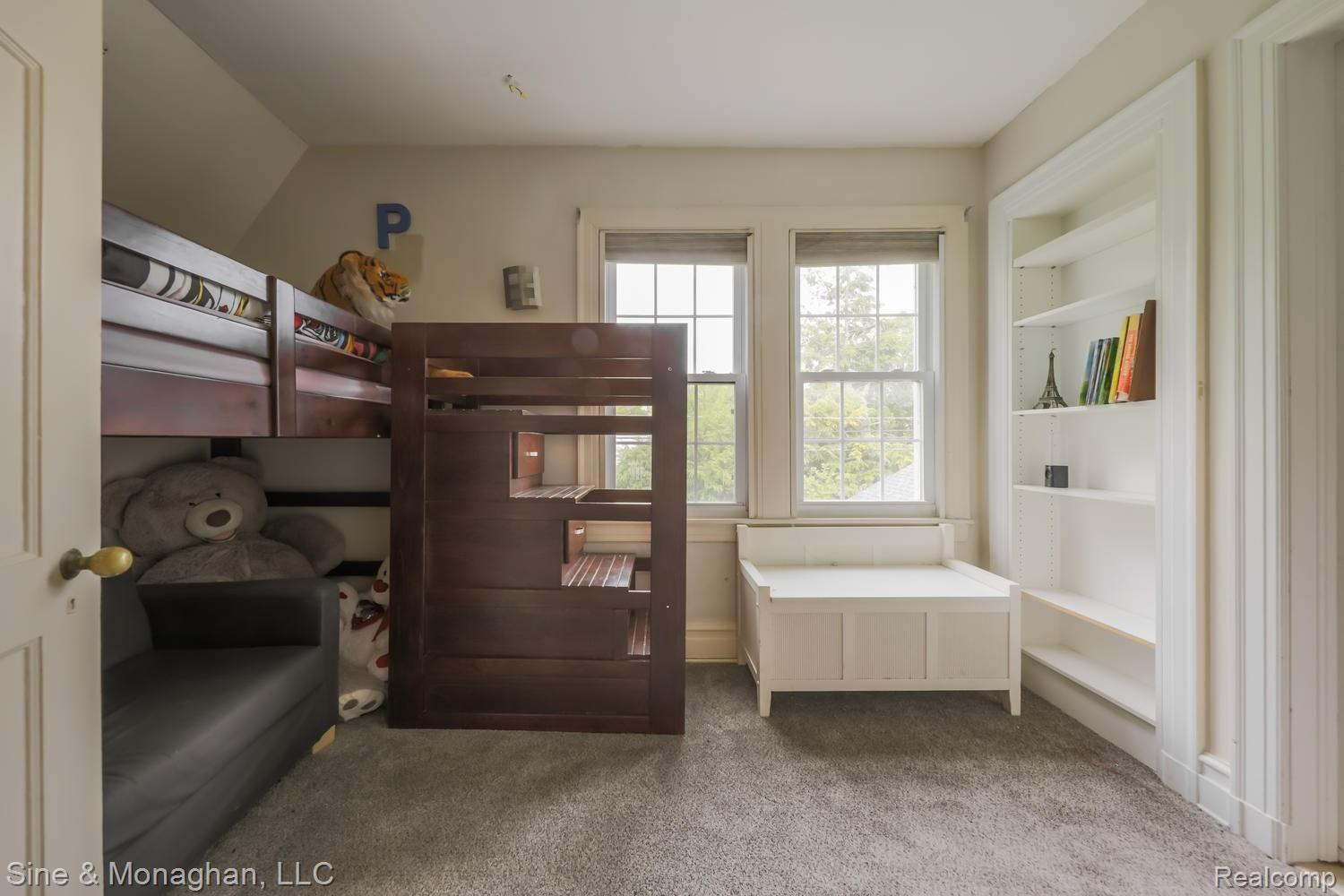 36 Colonial Road Grosse Pointe, MI 48236 - Photo 32 of 60 36 Colonial Rd BACK BEDROOM FULL BATH ATTACHED BACK HALL.jpg