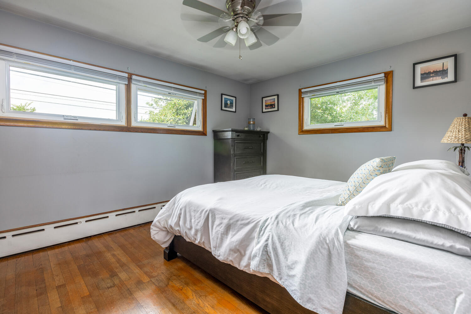 28 Ocean House Road Cape Elizabeth, ME 04107 - Photo 18 of 33 28 Ocean House Rd Cape-large-016-001-Bed