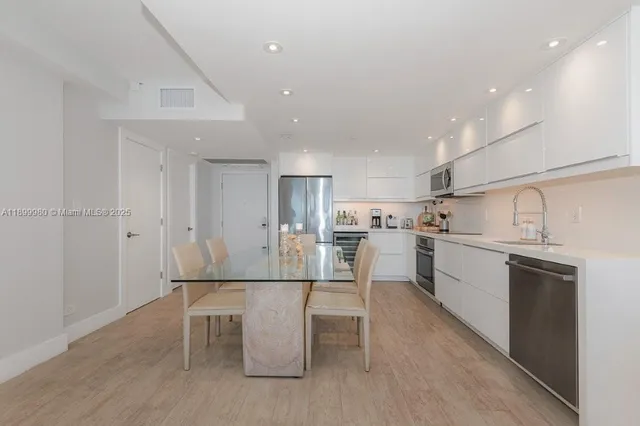 $19,300 | 2301 Collins Avenue, Unit 738, Miami Beach, FL 33139