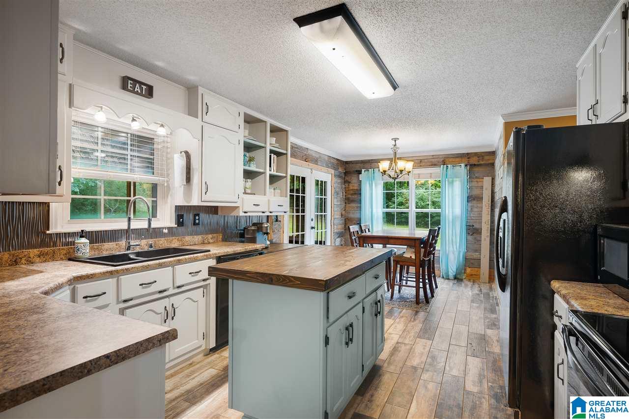 1428 Lake Joyce Road Moody, AL 35004 - Photo 3 of 31