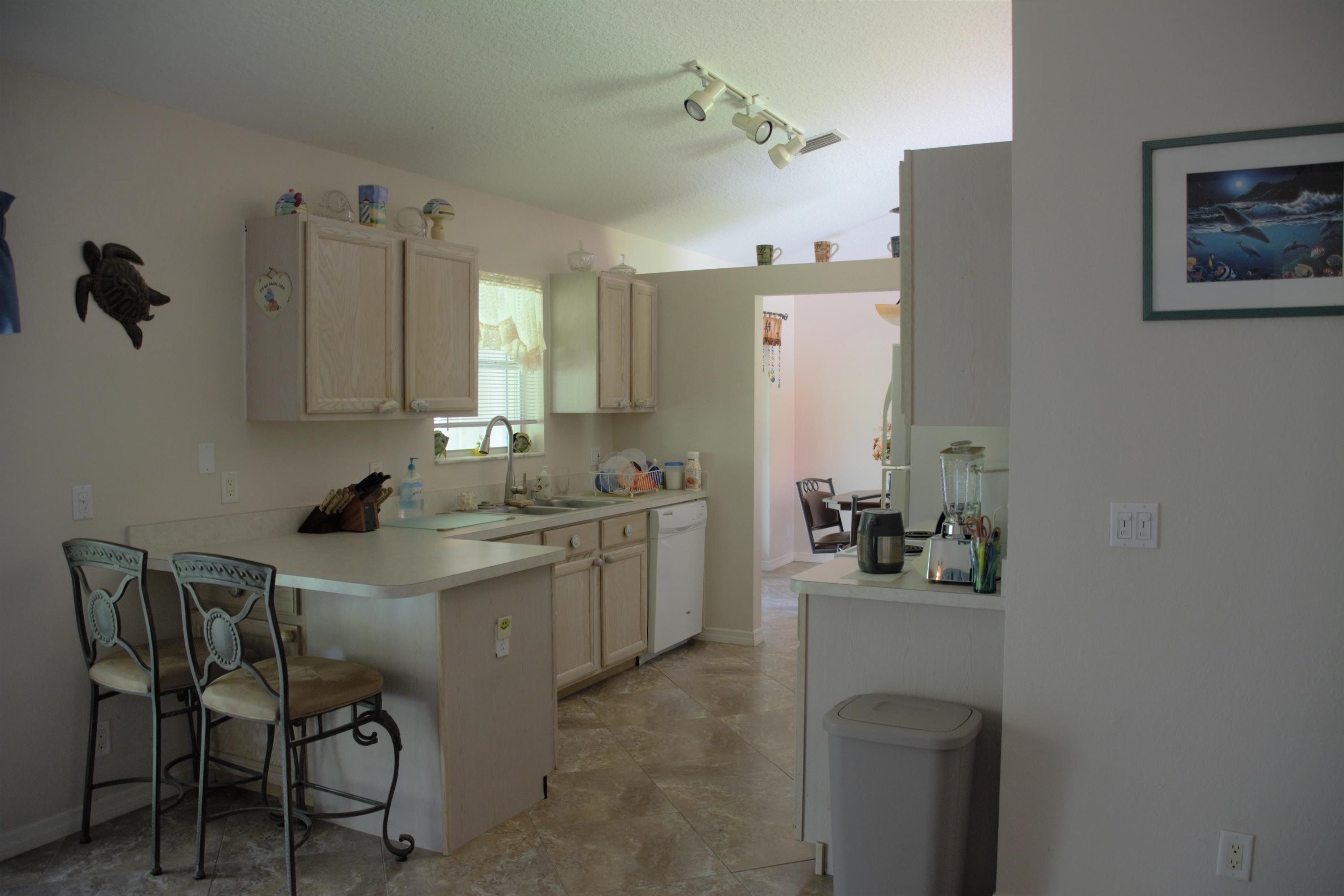 12563 Old Indiantown Road Jupiter, FL 33478 - Photo 15 of 36 Kitchen
