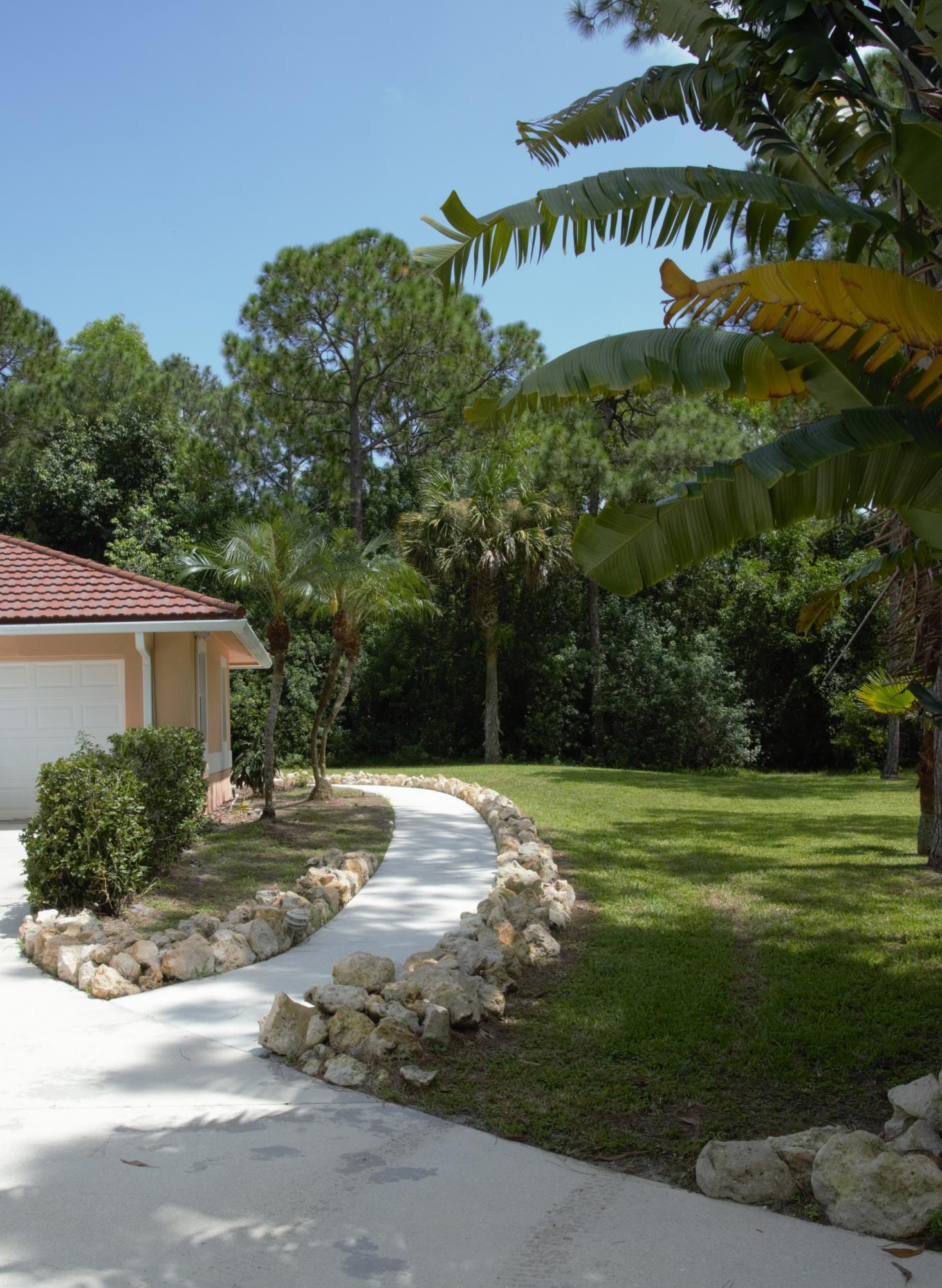 12563 Old Indiantown Road Jupiter, FL 33478 - Photo 31 of 36 Walkway
