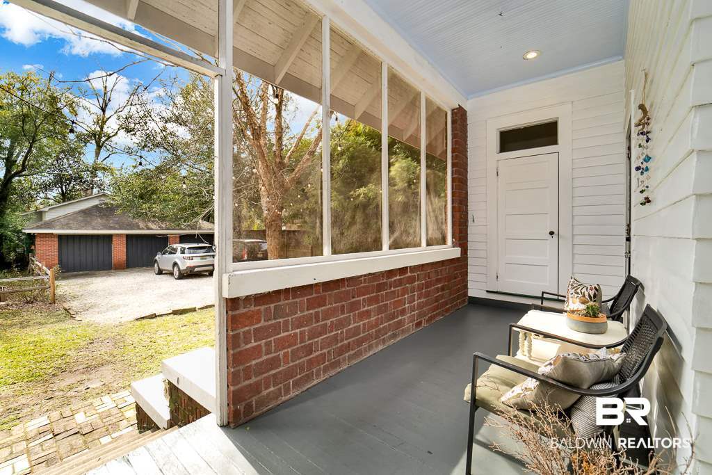 1811 Spring Hill Avenue Mobile, AL 36607 - Photo 28 of 37 Back Porch