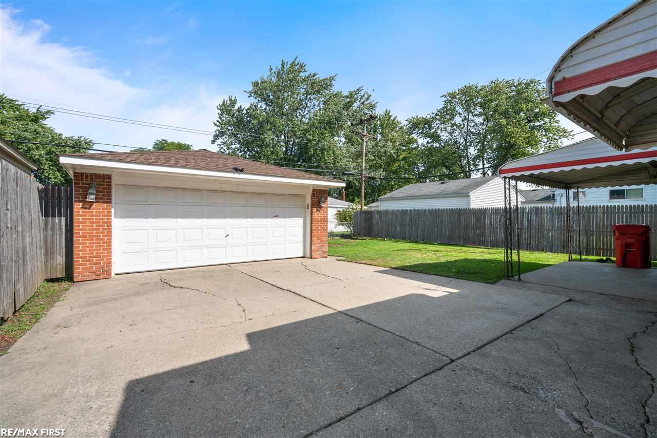 15321 Common Road Roseville, MI 48066 - Photo 22 of 30 50056316-21.JPG