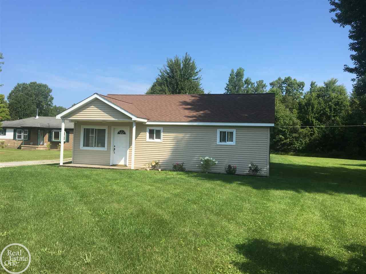 6062 Lapeer Road North Street, MI 48049 - Photo 2 of 28 31347185-1.JPG