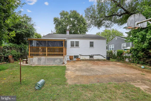 $383,999 | 704 65th Avenue, Capitol Heights, MD 20743