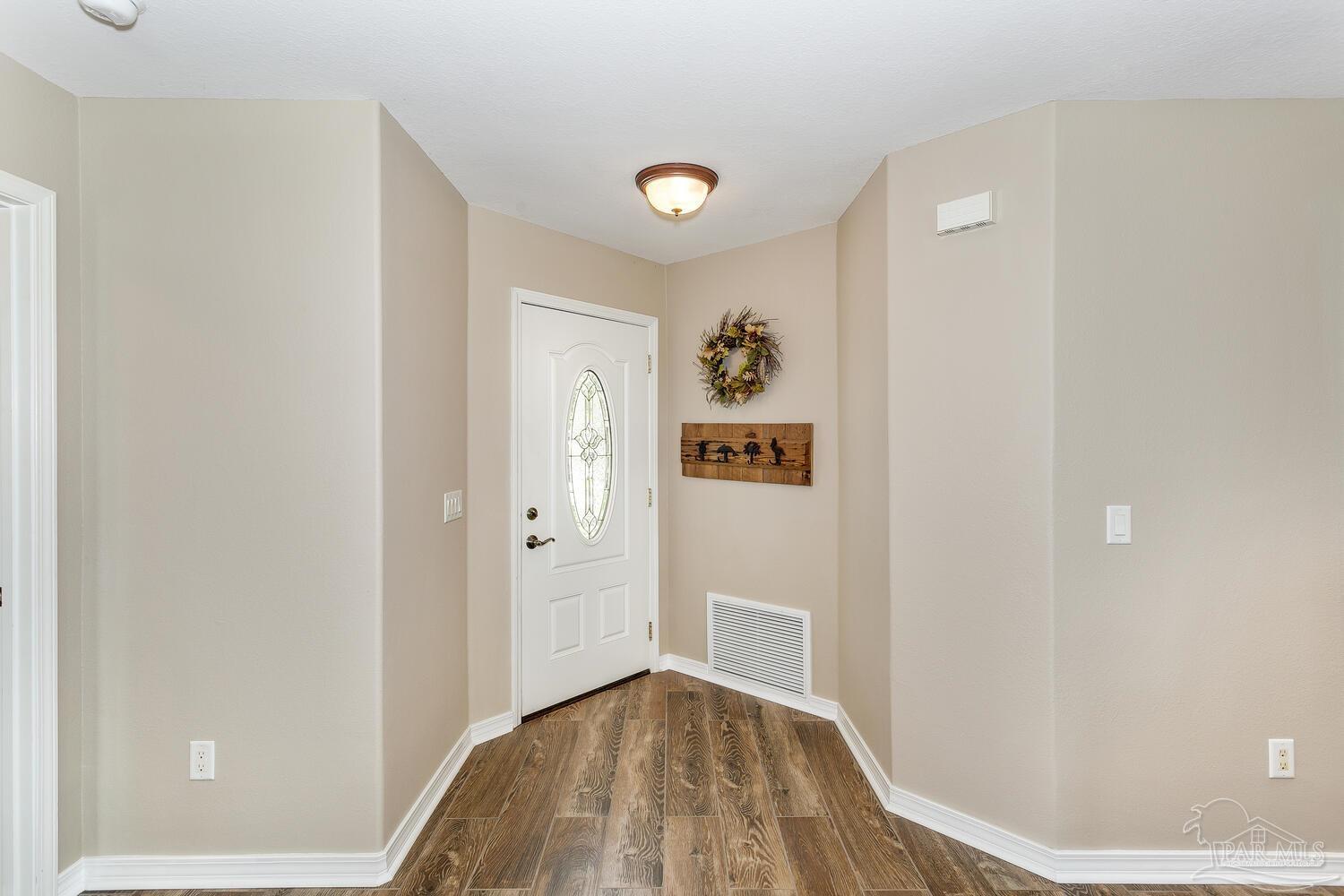 873 Dolphin Road Milton, FL 32583 - Photo 7 of 39 Gallery Image 7