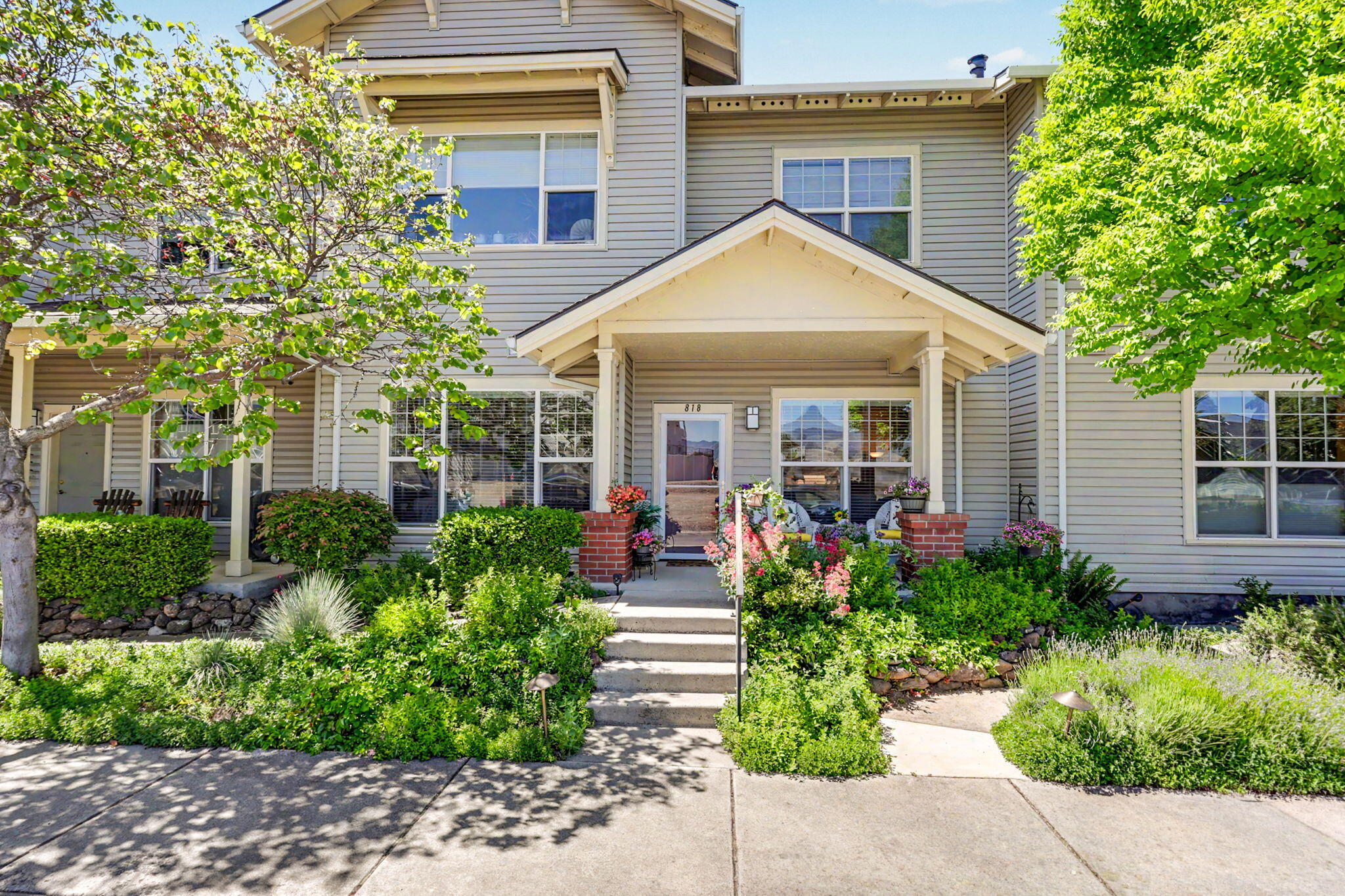 818 Pavilion Place Ashland, OR 97520 - Photo 1 of 38 ApxPP00008