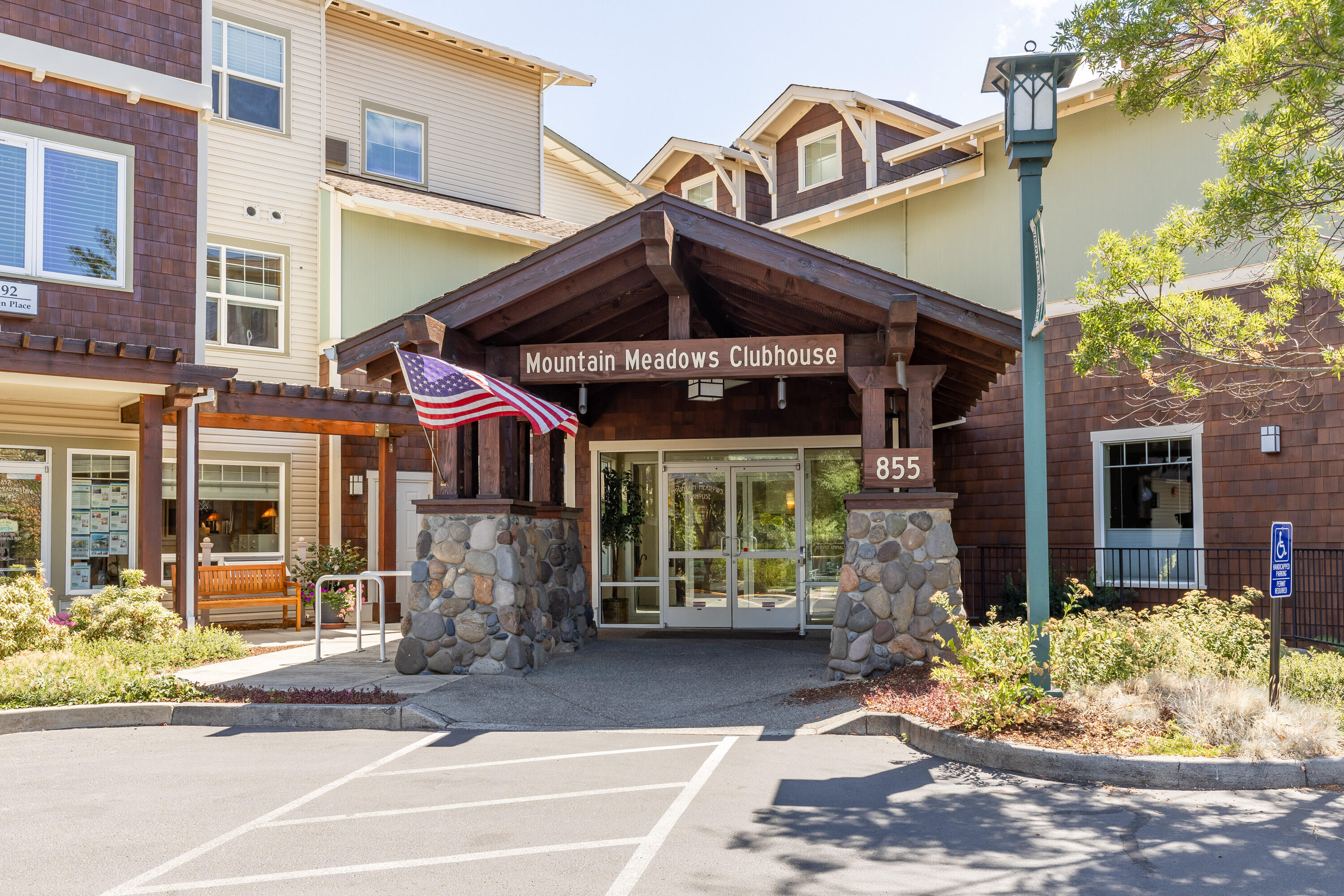 818 Pavilion Place Ashland, OR 97520 - Photo 29 of 38 Clubhouse
