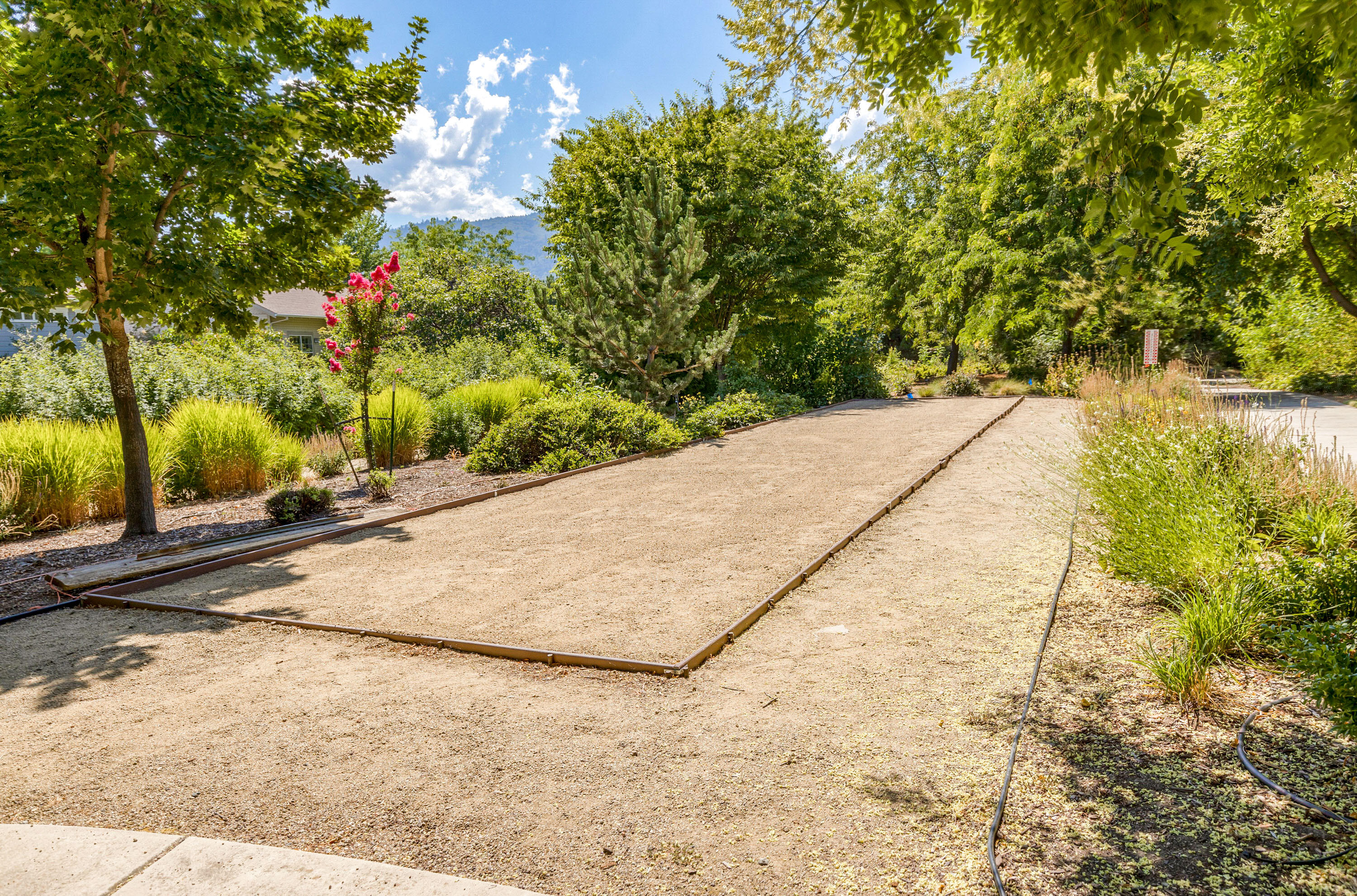 818 Pavilion Place Ashland, OR 97520 - Photo 35 of 38 Bocce