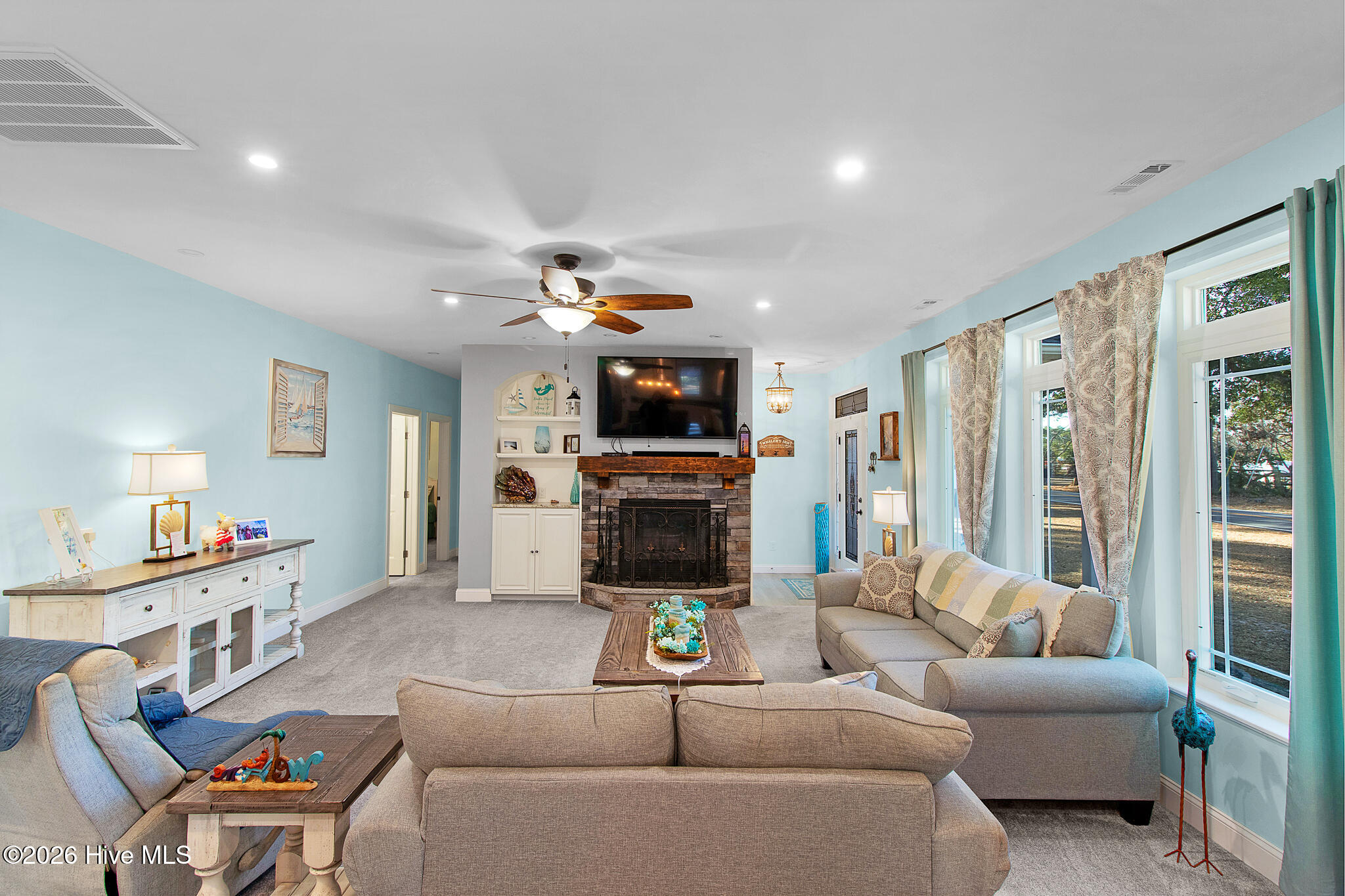 203 George Taylor Road Newport, NC 28570 - Photo 10 of 47 Living Room