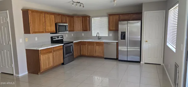 $1,950 | 18363 North 114th Avenue, Surprise, AZ 85378