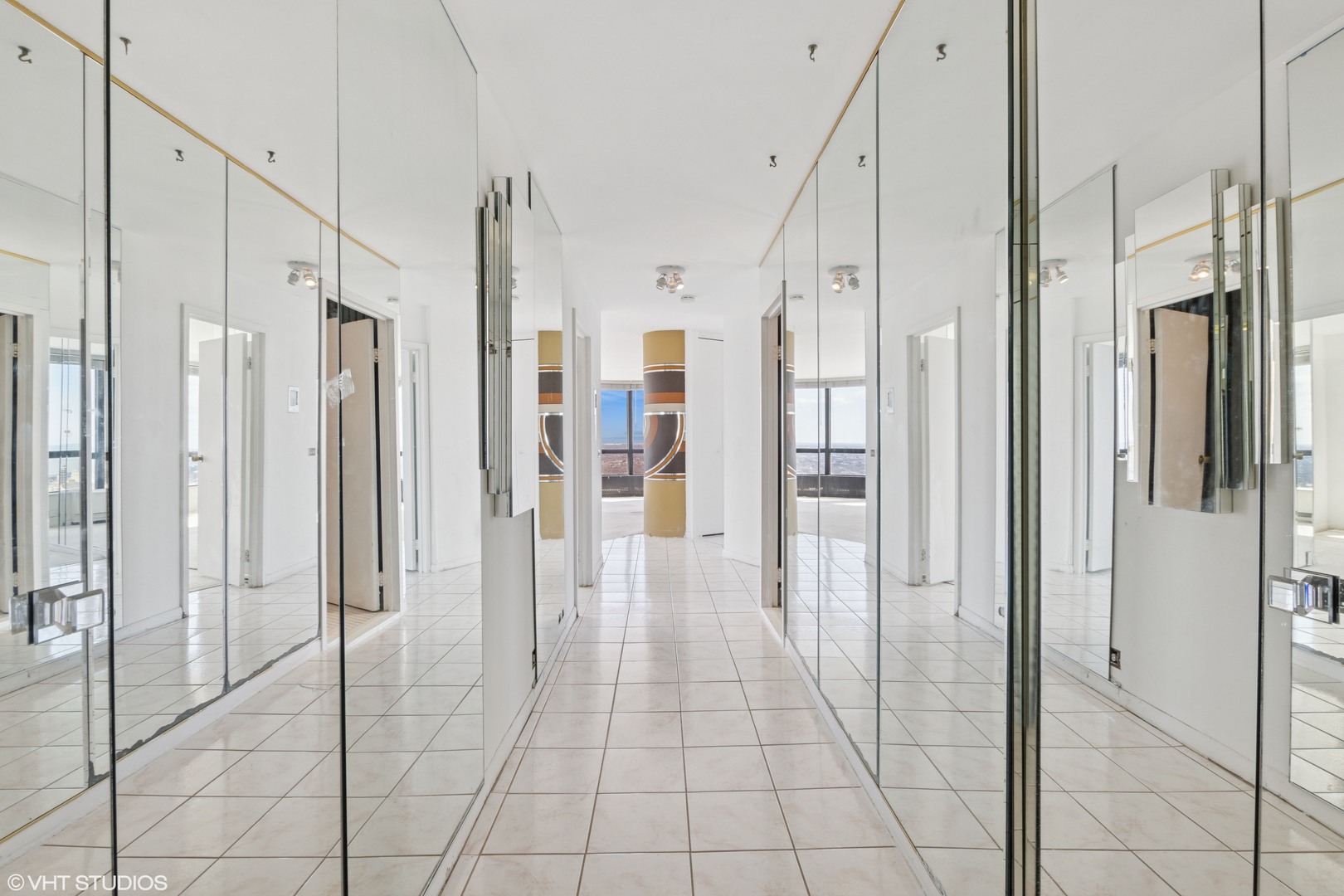 5415 North Sheridan Road, Unit 4911 Chicago, IL 60640 - Photo 12 of 27 Gallery Image 12
