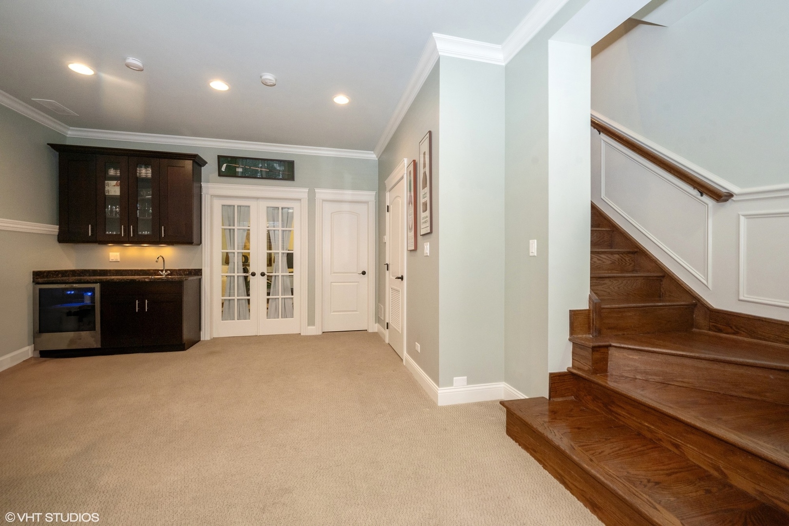 858 West Diversey Parkway, Unit 1W Chicago, IL 60614 - Photo 9 of 20 a view of an empty room with a window