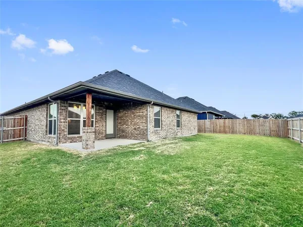 $2,095 | 2812 Orchid Drive, Sherman, TX 75092