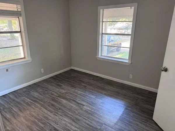 $120 | 370 29th Street Northeast, Paris, TX 75460