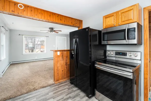 $2,300 | 5116 Ivanhoe Street, Duluth, MN 55804
