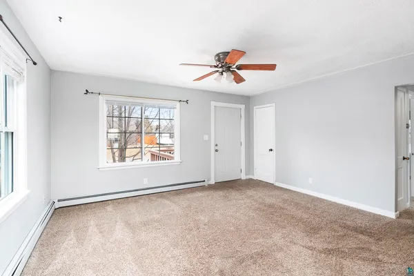 $2,300 | 5116 Ivanhoe Street, Duluth, MN 55804