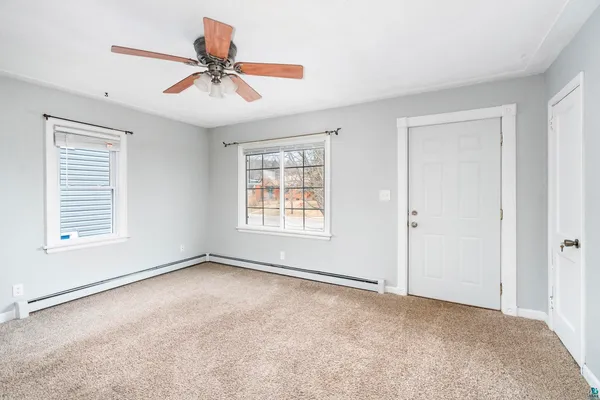 $2,300 | 5116 Ivanhoe Street, Duluth, MN 55804