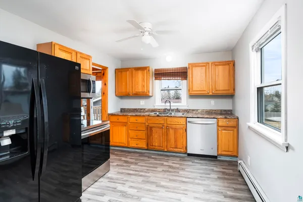 $2,300 | 5116 Ivanhoe Street, Duluth, MN 55804