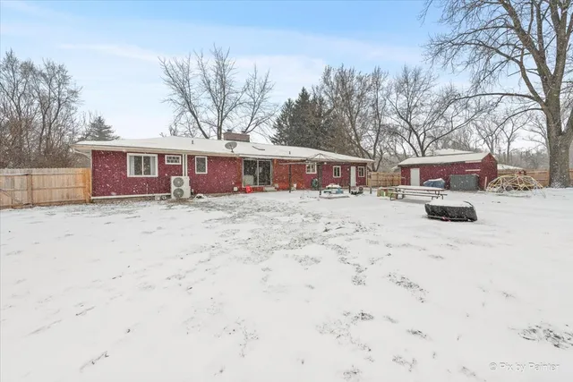 $349,999 | 6045 South Prairie Drive, Morris, IL 60450