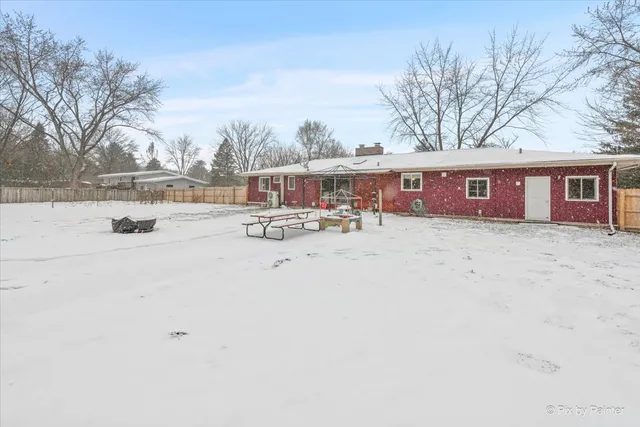 $349,999 | 6045 South Prairie Drive, Morris, IL 60450