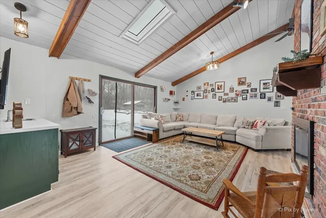 $349,999 | 6045 South Prairie Drive, Morris, IL 60450