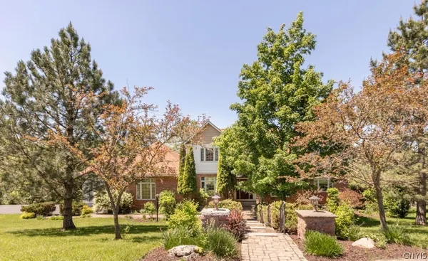 $799,900 | 438 Brookford Road, Syracuse, NY 13224