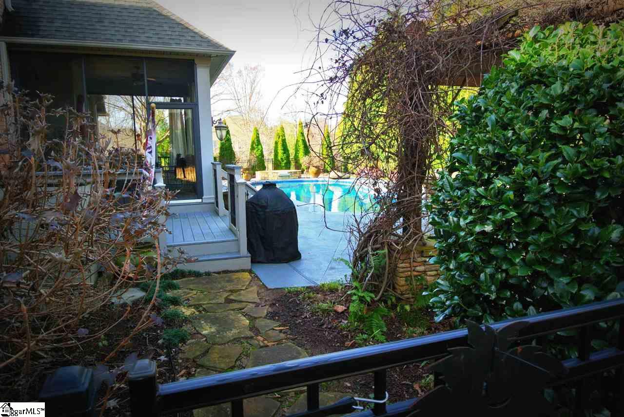 910 Oakcrest Road Spartanburg, SC 29301 - Photo 4 of 36 Gallery Image 4
