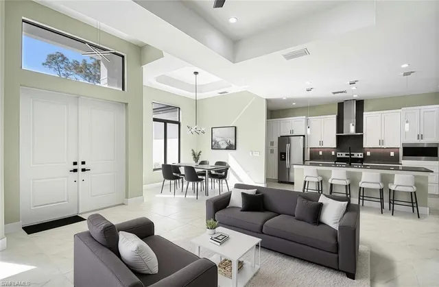 $1,899,900 | 219 33rd Avenue Northwest, Naples, FL 34120