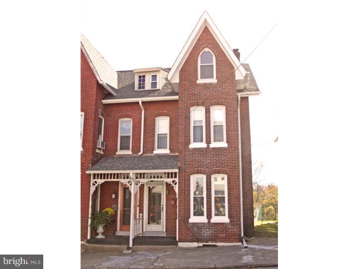 264 Chestnut Street Spring City, PA 19475 - Photo 2 of 25