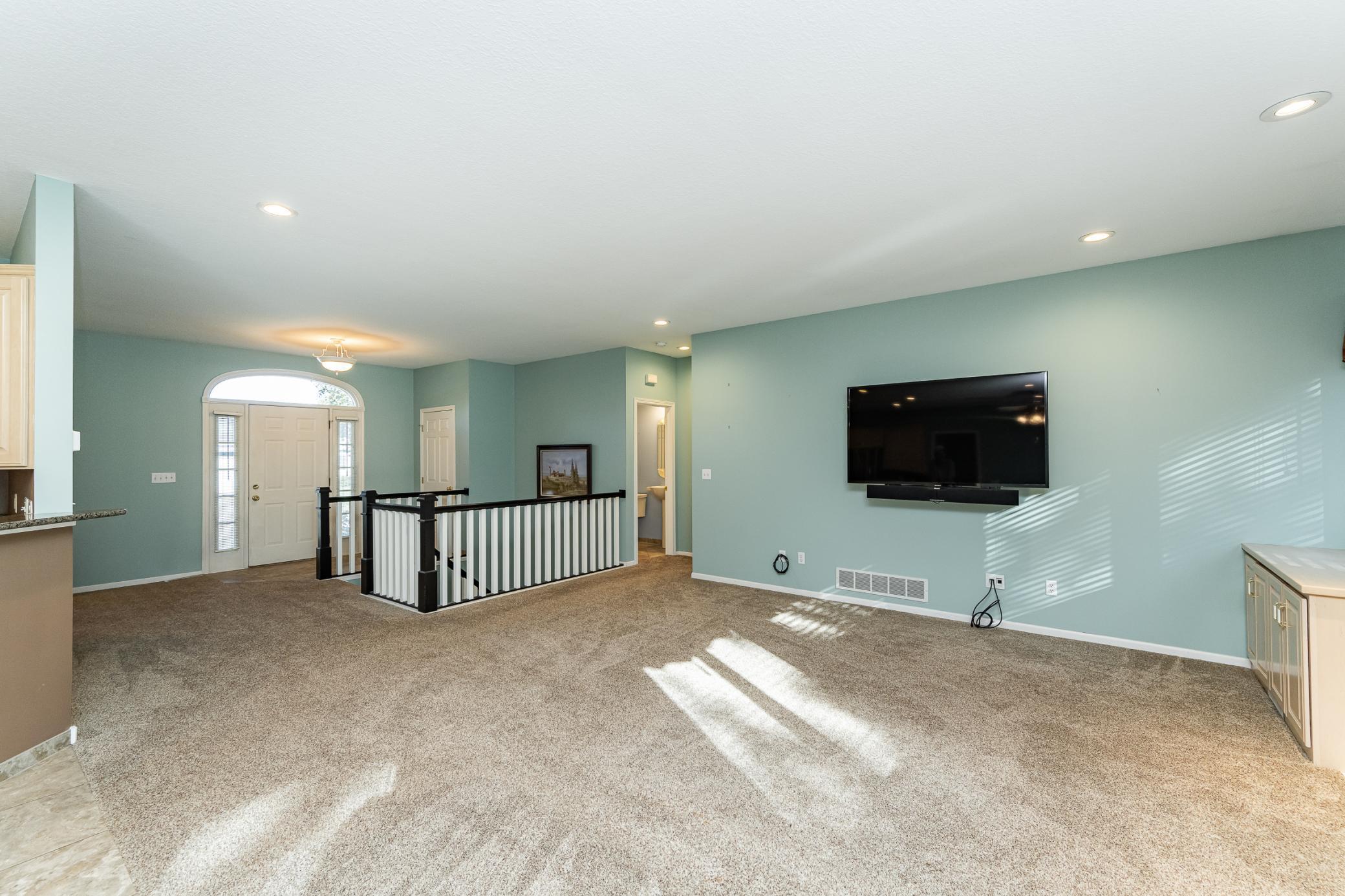 360 Wimbledon Hills Drive Southwest Rochester, MN 55902 - Photo 9 of 43