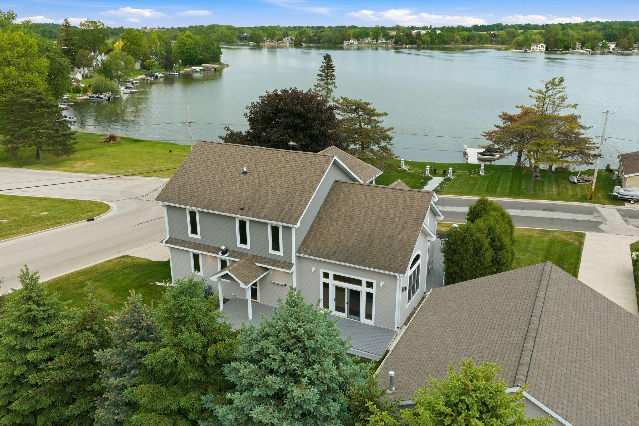 405 Lake Drive Random Lake, WI 53075 - Photo 5 of 95 405 Lake Dr, Random Lake-13