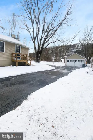 $2,195 | 1978 Leithsville Road, Hellertown, PA 18055