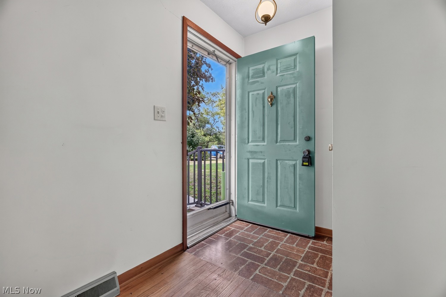 1593 Vermilion Road Vermilion, OH 44089 - Photo 4 of 31 Gallery Image 4