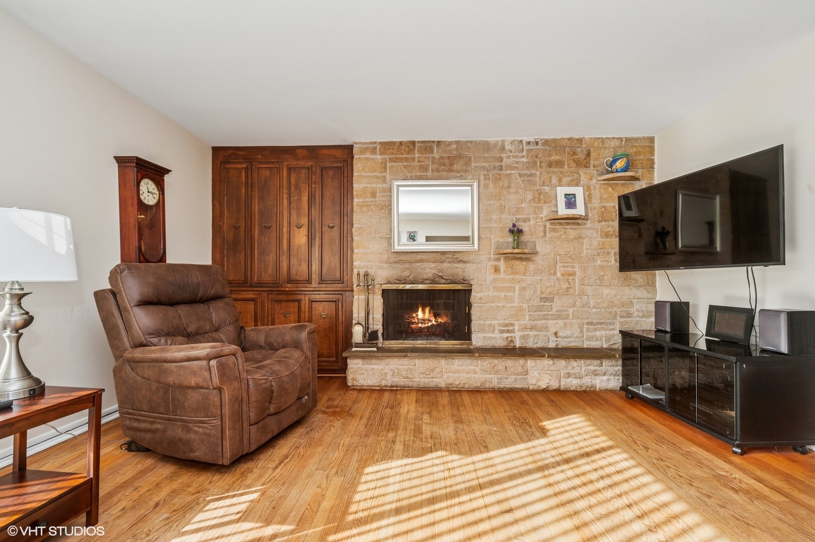 903 Windsor Road Highland Park, IL 60035 - Photo 3 of 15 Gallery Image 3